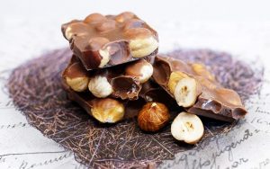 「チョコレートがニキビの原因になる」は科学的に根拠が無い